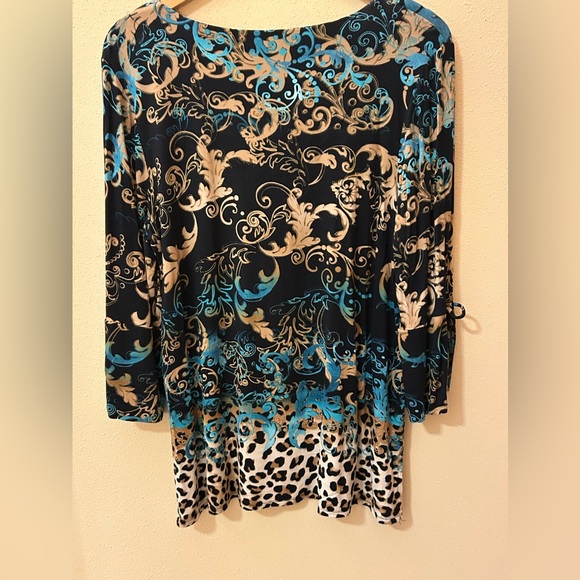 Chico’s Top With Quarter Length Sleeves - Size 1(M-8) Multi Design - Picture 2 of 14